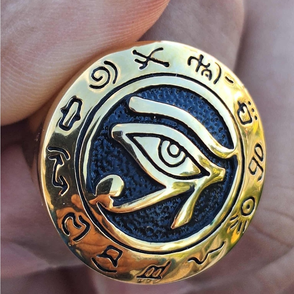 Eye of Horus Ring - Picture 8 of 11